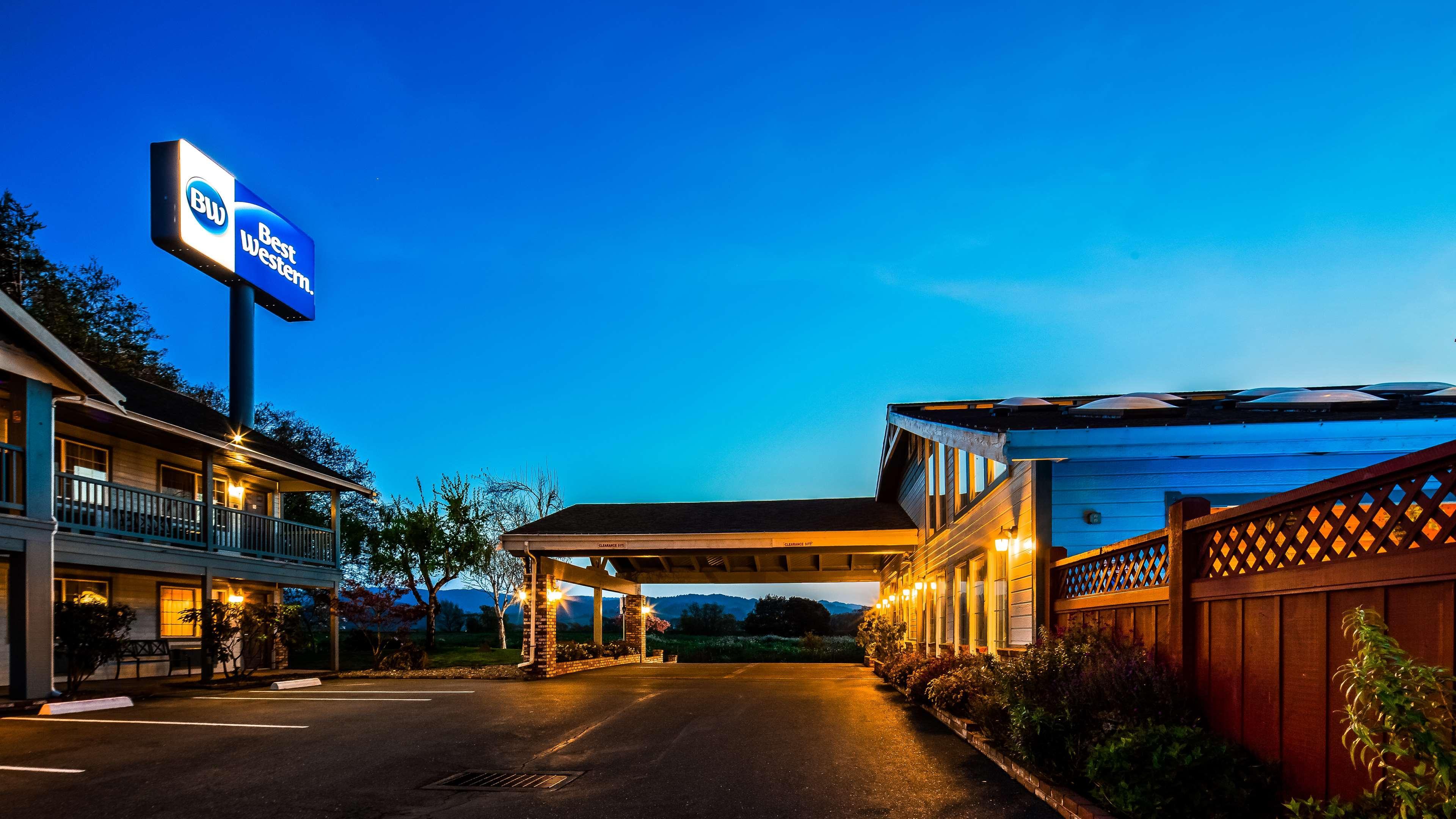 Best Western Country Inn Fortuna Eksteriør bilde
